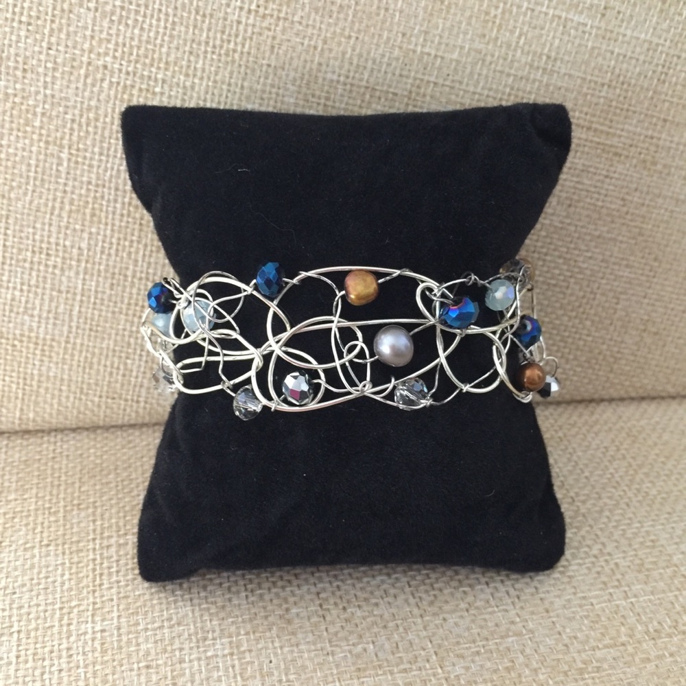 Pretty Wire & Beaded Bracelet